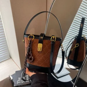 Autumn Winter High End Korean Niche Quilted Handbag Zip Closure Single Shoulder Bucket Crossbody Bag