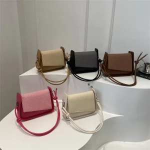 Autumn Women’s Retro Korean Crossbody Shoulder Bag Large Capacity Single Zip Closure Polyester PU