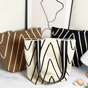 Black and White Minimalist High-end Style Bag Customizable Women Large Capacity Shoulder Women’s Trendy Knitted Bag