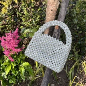 Custom Pearl Women’s Handbags Shoulder Bag Handmade Woven Beaded Portable Crossbody Bag Cute Pearl Shoulder Strap Designer