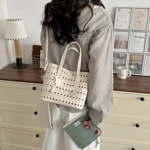Hollowed-out Shoulder Bag