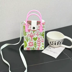 New Arrival Soft Durable Foldable Cute Knitted Phone Bag Fashion Portable Crossbody & Single Shoulder Bag for Outdoor Use