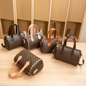 New Trend Outdoor Casual PU Leather Large Capacity Lightweight Waterproof Ladies Handbag Minis