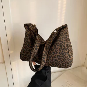 Spring New Leopard Print PU Women’s Crossbody Shoulder Bag with Zipper Closure Large Capacity Trendy Commuting Tote