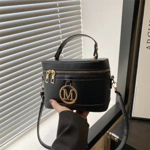 Autumn Women’s Wide Silver Vintage Trendy Fashion PU Crossbody Bag Stylish Letter Single Shoulder Zipper Closure Casual Handheld