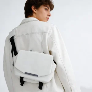 Custom Lightweight Polyester Film Fabric Zipper Closure Logo Messenger Bag Large Size Fashionable Daily Sport Travel Use for Men