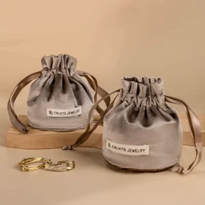 Custom Logo Lightweight Modern Luxury Velvet Drawstring Bag for Earrings Ring Necklace Bracelet Gift Packaging Jewelry Pouch