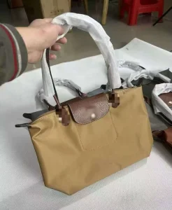 Designer Handbag Factory M Size Waterproof Nylon Summer Autumn Dumpling Commuter Tote Bag For Women