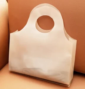 Durable Customized Logo Design PE Waterproof Handle Plastic Handle Bags for Clothing Packaging