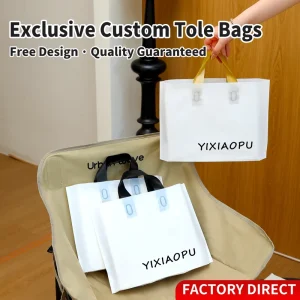 Durable PE Designer Clothing Plastic Bags, Custom Logo, Patch Handle, Luxury Apparel Packaging Pouches