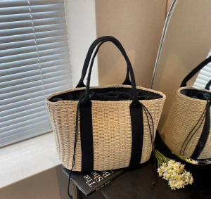 Handmade Beach Bag Tote Handbags Women’s Holiday Travel Shopping Bags Hand Woven Shoulder Bag Handmade Shoulder Bags