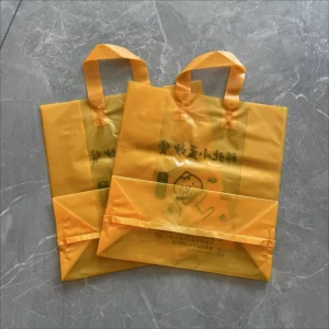 LDPE Reusable Flexiloop Handle PE Tote Bags with Gravure Printing and Custom Logo for Boutique Clothing & Gift Packaging