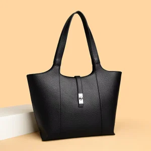 New Fashion Luxury Lady Handbags Japan Style Large Capacity Single Strap Purses with Letter Chain Decoration Zip Closure