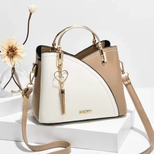 New Fashion Women Luxury Purses and Handbags Women’s Casual Saddle Bag With Heart Pendent