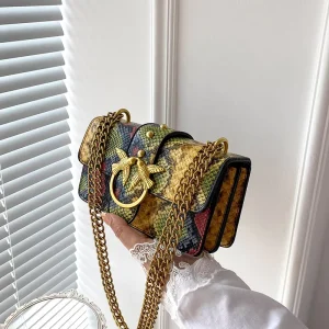 New Fashionable Women’s Pu Serpentine Sling Messenger Bag Portable Crossbody Shoulder Handbag With Chain Decoration