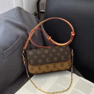 New Style Rectangular Crossbody Bag Made of PU Material With a Chain Can Be Carried by Hand 6001