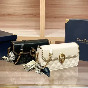 Quilted Chain Shoulder Bag Small Square PU Crossbody with Lock