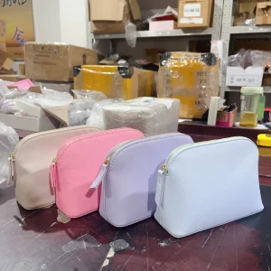 Shell Large Capacity Storage Bag Wash Bag Makeup Bag Single Zipper Waterproof Leather Material Waterproof