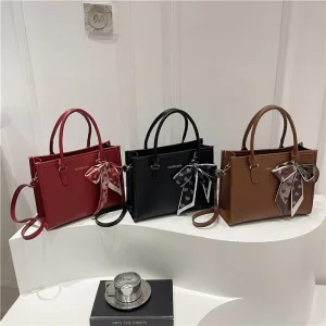 Simple Fashion Large Capacity Handbag Fashion Casual Shoulder Bag Women’s Small Square Single Strap Polyester Lining
