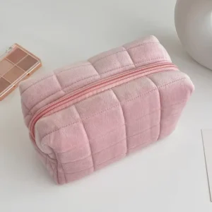 Stock Low MOQ Factory Fashion Women Cosmetic Bag Plush Cream Soft Velvet Cute Makeup Pouch Bag Wash Bag for Girls