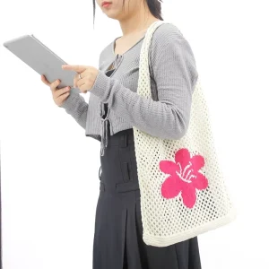 Summer New Design Portable Women’s Tote Bag Solid Pattern Open Closure Hollowed Out Beach Bags