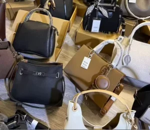 Trending Luxury Brand Handbags for Women with Zipper Closure Waterproof Leather Design Modern & Elegant
