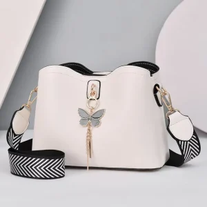 Unique Design Sac Tendance Women’s Luxury Crossbody Bag Designer Straps Bow Pendant Women’s Handbag