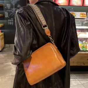 Vintage Style Luxury Genuine Leather Women Crossbody Messenger Bag Elegant Ladies Shoulder Sling Bags for Daily Use