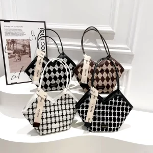 Women’s Checkered Single Shoulder Bag New Winter Trendy and Fashionable Large Capacity Tote Underarm