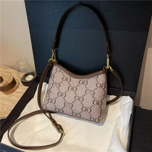Women’s Retro Print Messenger Bag Trendy New PU Material Fashionable Zipper Style Exquisitely Crafted and Minimalist.99130