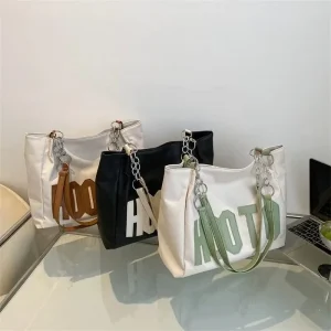YY0188 New Autumn Large Capacity Single Shoulder Canvas Bag for Women Fashion Handbag Chains Decoration